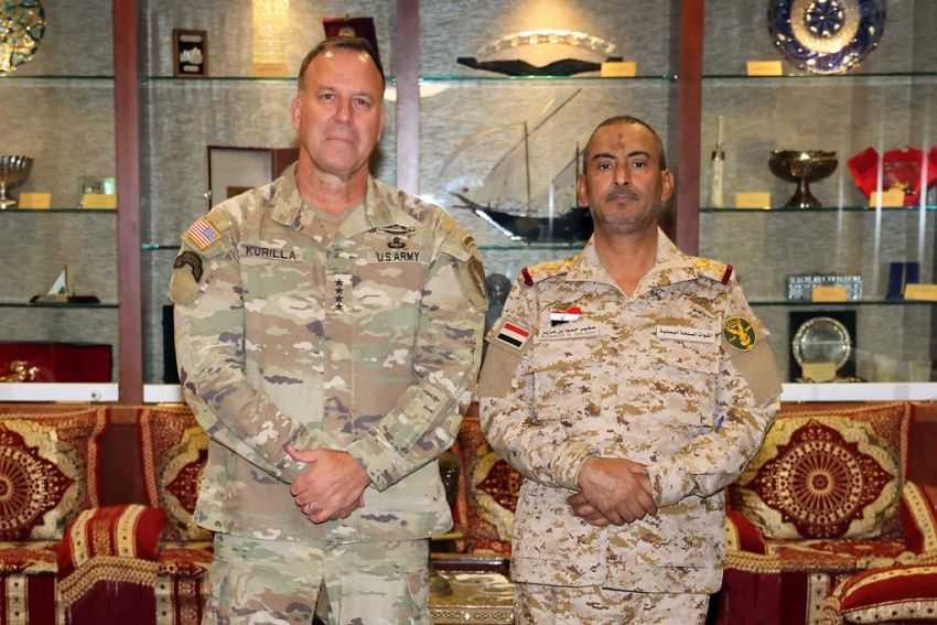 لقاء رئيس الأركان  مع قائد القيادة المركزية الأمريكية