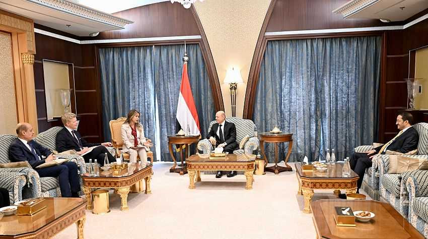 لقاء رئيس مجلس القيادة الرئاسي بالمبعوث الخاص للأمم المتحدة