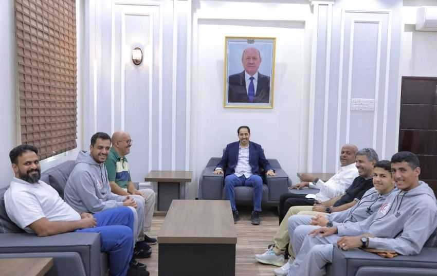 لقاء وزير الشباب ببعثة منتخب السباحة