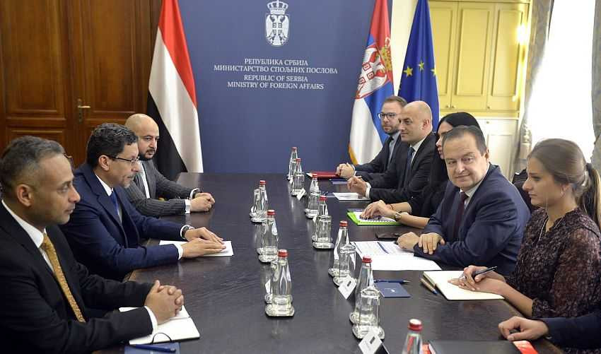جلسة مباحثات وزير الخارجية مع النائب الأول لرئيس وزراء صربيا