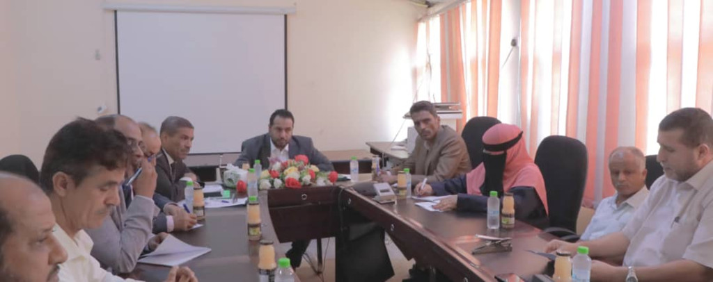 اجتماع برئاسة العكبري يناقش عدداً من القضايا التربوية والتعليمية
