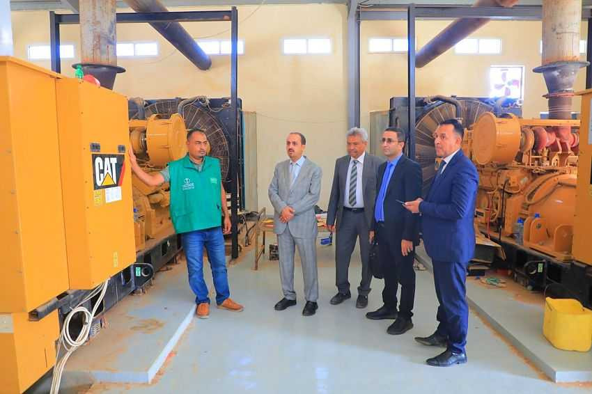زيارة وزير الإعلام الإرياني لمحطة الكهرباء ومشروع المياه بمدينة حديبو