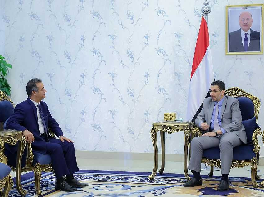 لقاء رئيس الوزراء بالسفير الليبي