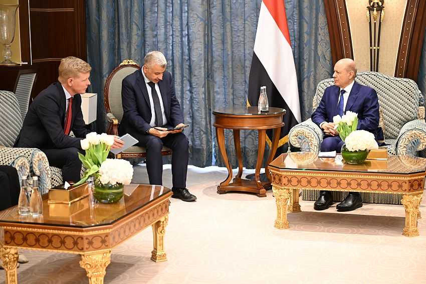 لقاء رئيس مجلس القيادة بالمبعوث الخاص للأمم المتحدة