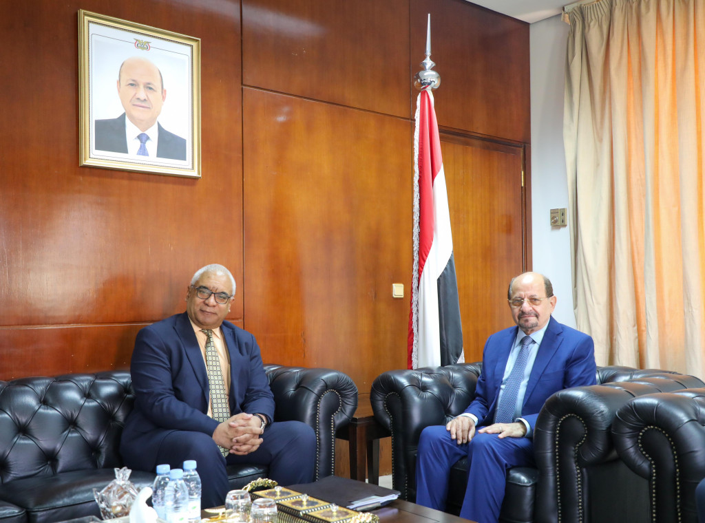 وزير الخارجية يبحث مع السفير الكوبي سبل تعزيز وتطوير العلاقات الثنائية