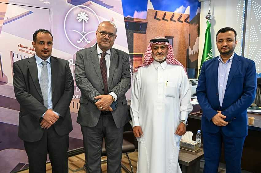 لقاء وزير التخطيط مع مساعد المشرف العام للبرنامج السعودي لتنمية وإعمار اليمن