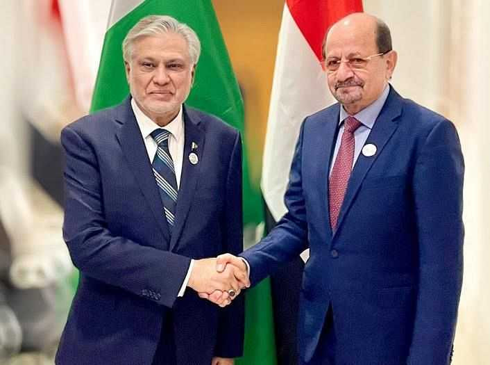 لقاء وزير الخارجية بنائب رئيس الوزراء وزير خارجية باكستان