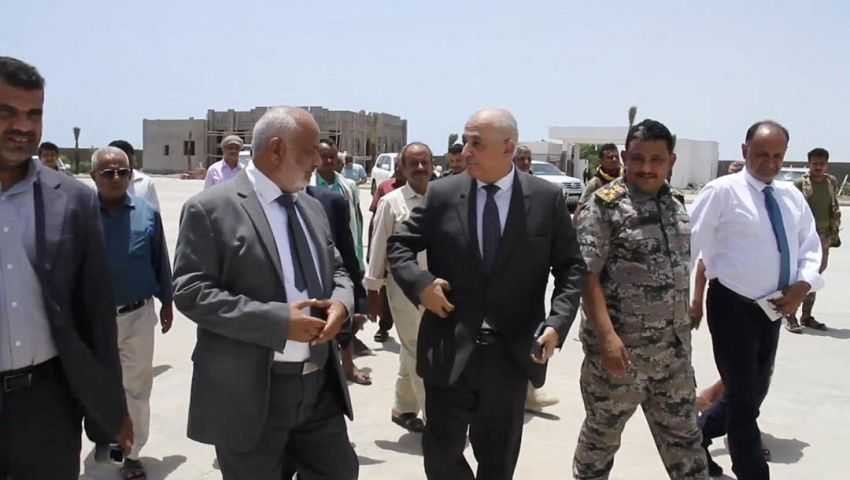 اطلاع وزير المياه على أوضاع شبكات المياه والصرف الصحي في المناطق المحررة بالمحافظة الحديدة