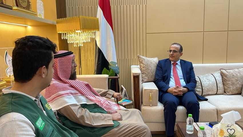 لقاء وزير الصحة بفريق من مركز الملك سلمان للإغاثة والأعمال الإنسانية