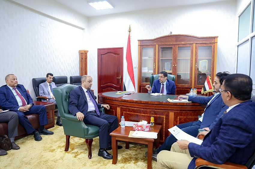 لقاء رئيس الوزراء بنائب محافظ حضرموت أمين عام المجلس المحلي