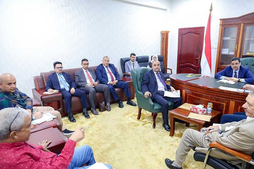 اجتماع رئيس الوزراء بوزيري ضم وزيري المالية والكهرباء والطاقة