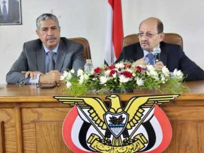 زيارة وزير الخارجية لسفارة بلادنا في القاهرة