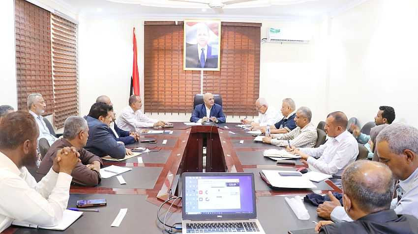 لقاء وزير المياه مع مدراء عموم مؤسسات المياه والصرف الصحي بالمحافظات المحررة