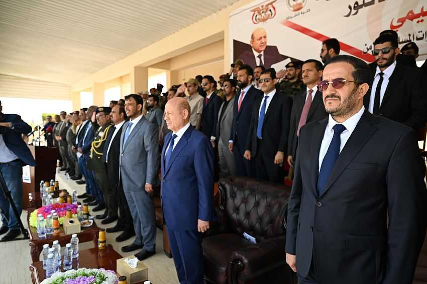 زيارة رئيس مجلس القيادة وعضوا المجلس عبدالله العليمي وعثمان مجلي لكلية الشرطة بحضرموت
