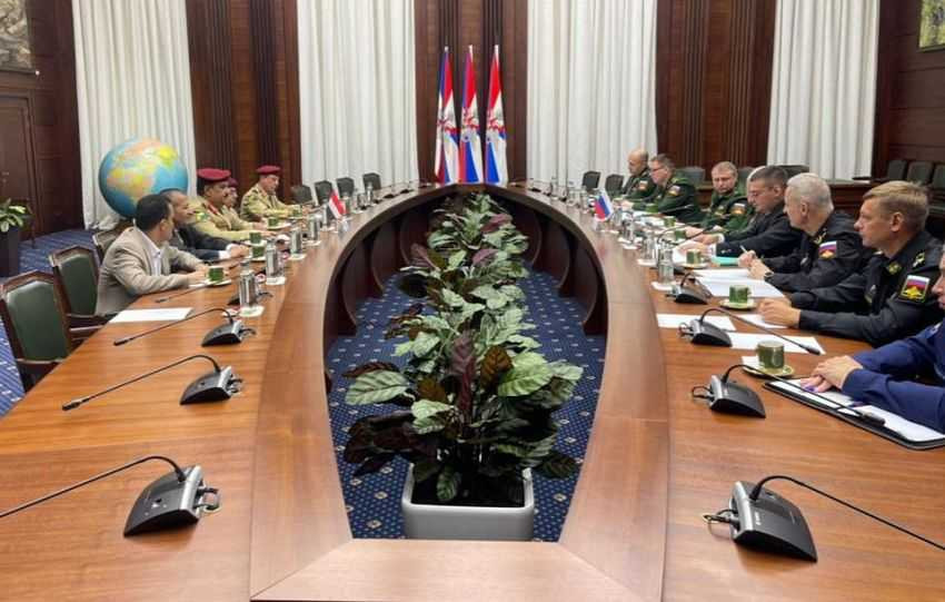 لقاء وزير الدفاع مع نائب وزير الدفاع الروسي