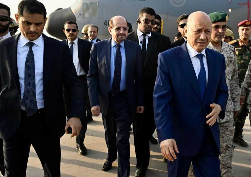 عودة رئيس مجلس القيادة الرئاسي إلى العاصمة المؤقتة عدن