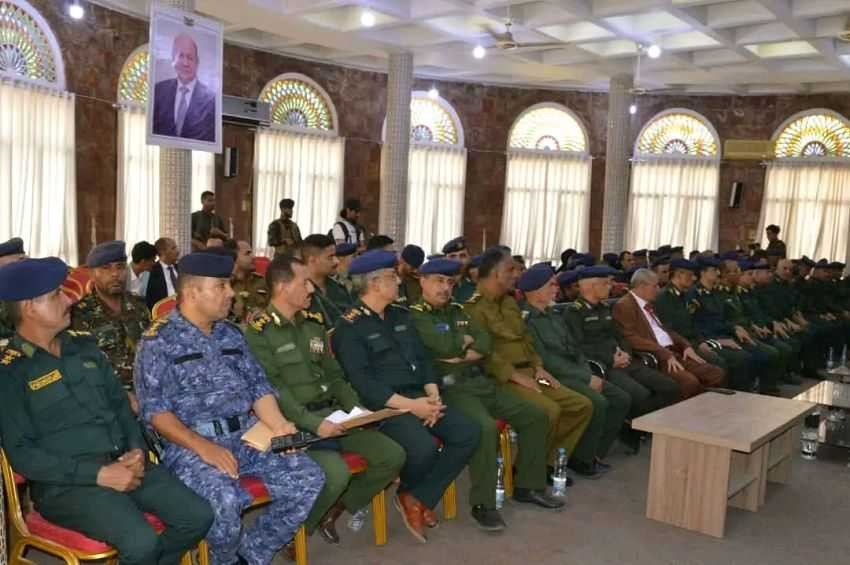 زيارة وزير الداخلية لعدد من المرافق والوحدات الأمنية بمحافظة تعز