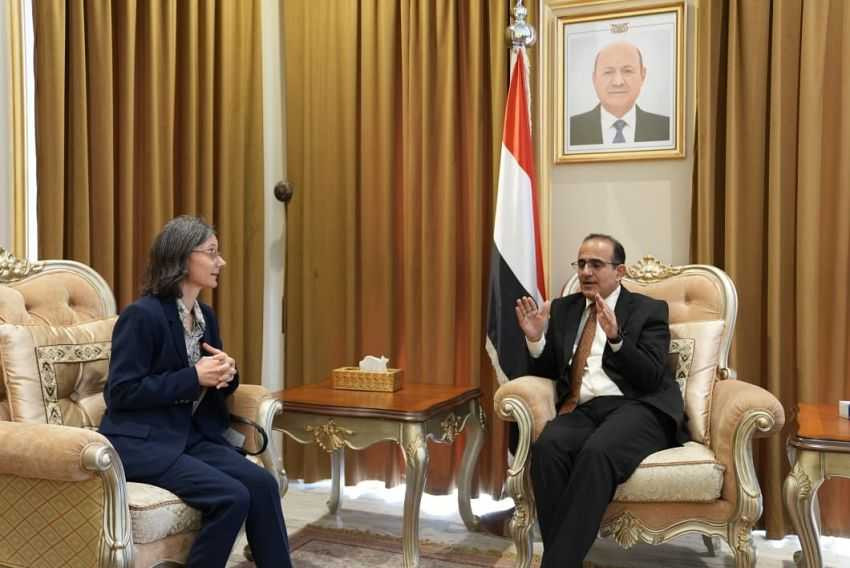 لقاء وزير الصحة مع السفيرة الفرنسية
