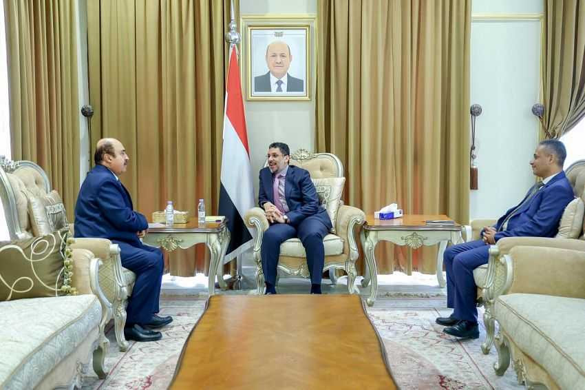 لقاء رئيس الوزراء بمحافظ إب عبدالوهاب الوائلي
