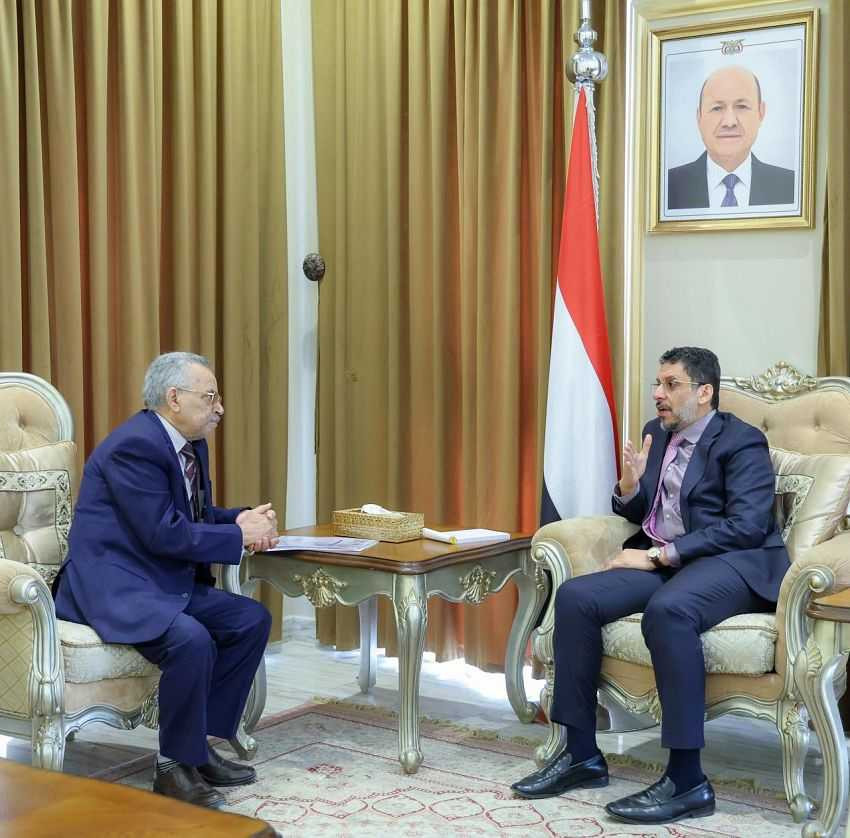 لقاء رئيس الوزراء بمحافظ المحويت صالح سميع