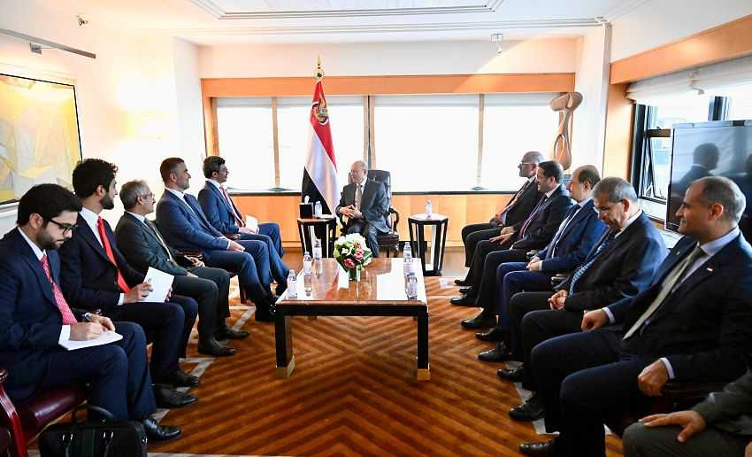 لقاء رئيس مجلس القيادة الرئاسي وزير الخارجية الإماراتي