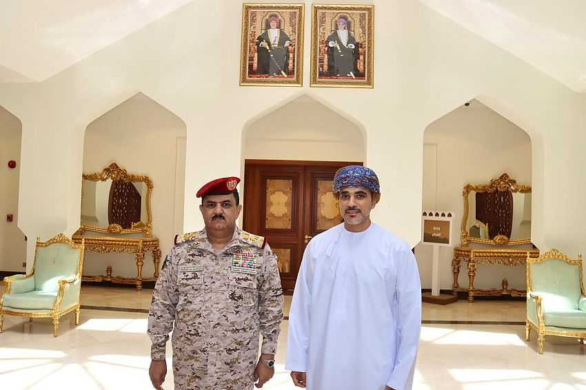 لقاء وزير الدفاع بالسفير العماني