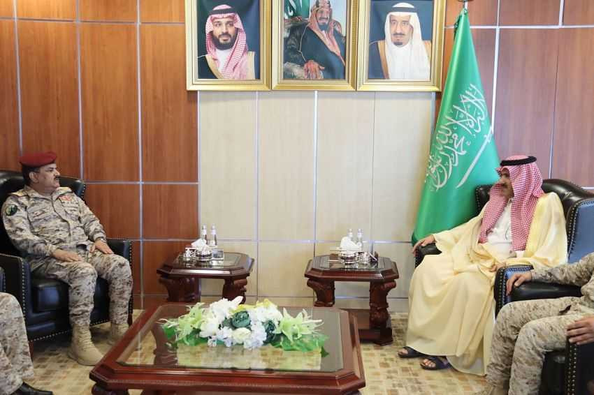لقاء وزير الدفاع مع السفير السعودي