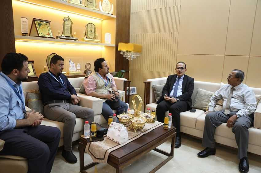 لقاء وزير الصحة مع مستشار البرامج بصندوق الأمم المتحدة لخدمات المشاريع (اليونبس)