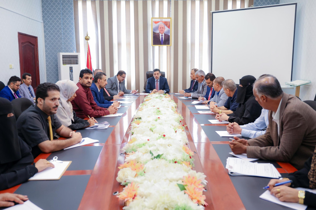زيارة رئيس الوزراء وزارة العدل وترأس اجتماعاً لقيادات الوزارة