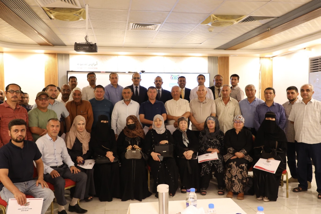 وزير الصحة ومحافظ حضرموت يكرمان الأطباء الأجانب ويشيدان بخدماتهم الإنسانية