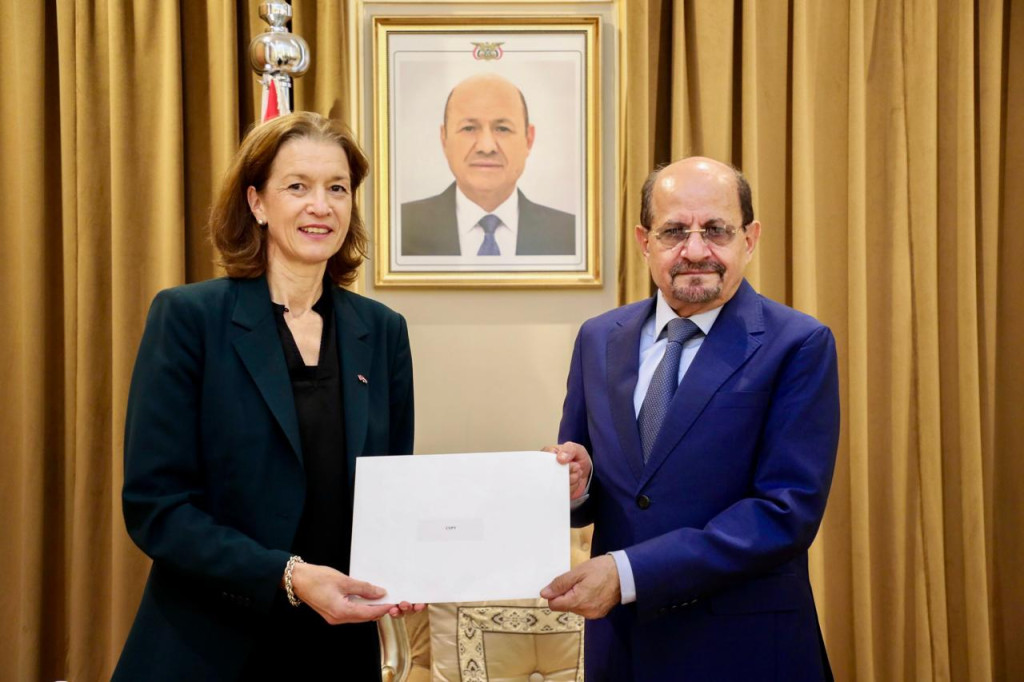 وزير الخارجية يتسلم نسخة من أوراق اعتماد سفيرة مملكة النرويج لدى اليمن