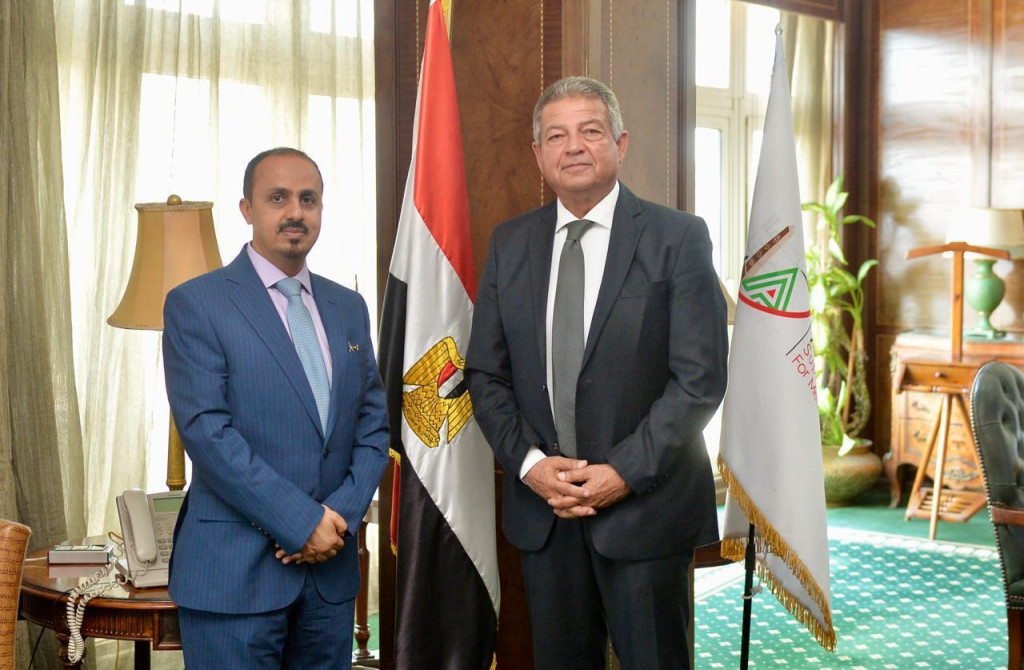 الإرياني يبحث مع رئيس المجلس الأعلى لتنظيم الإعلام المصري آليات التعاون لمواجهة التضليل الإعلامي الحوثي  بحث وزير الإعلام والثقافة والسياحة، معمر الإرياني، اليوم، مع رئيس المجلس الأعلى لتنظيم الإعلام