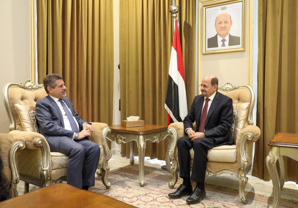 وزير الخارجية يلتقي السفير الأمريكي لدى اليمن