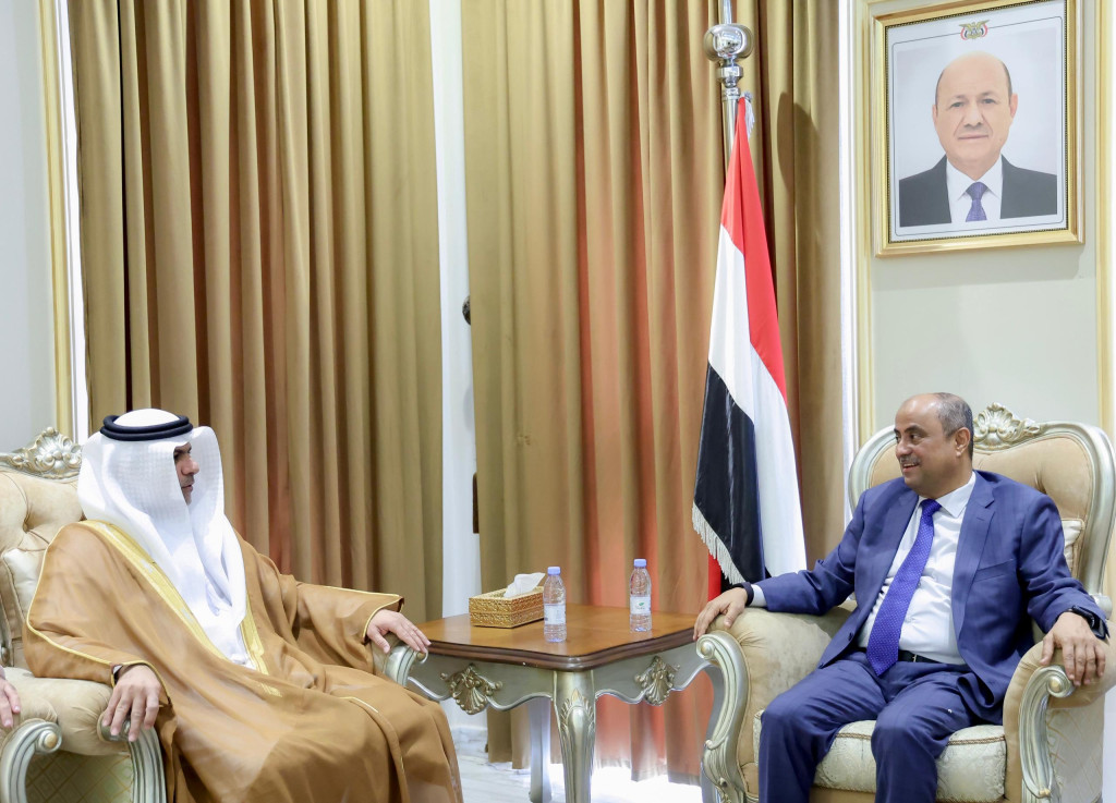 رئيس الوزراء يستقبل السفير الإماراتي لدى اليمن