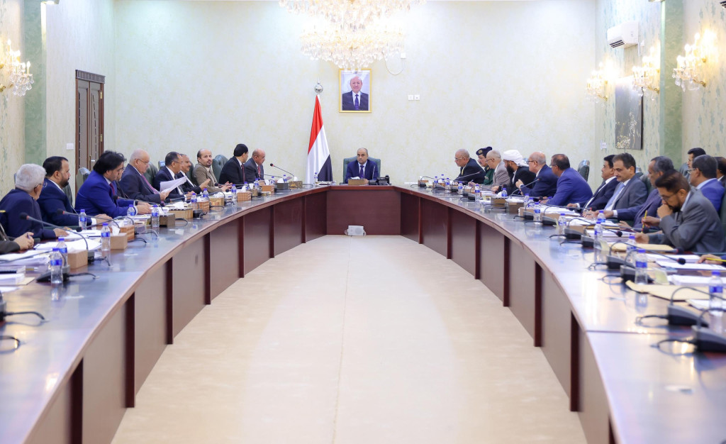 مجلس الوزراء يناقش التطورات الراهنة والأوضاع الخدمية ويستعرض تقرير البنك المركزي