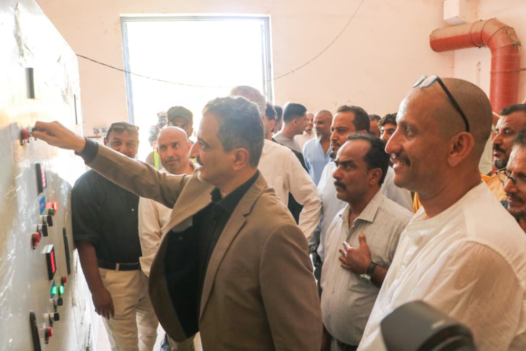 وزير الدولة محافظ عدن يدشن مشروع إعادة تأهيل محطة ضخ مياه الصرف الصحي