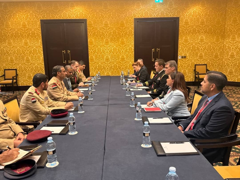 رئيس هيئة الأركان يبحث مع عدد من الأشقاء والأصدقاء التعاون والتنسيق المشترك في المجال العسكري