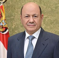 رئيس مجلس القيادة يطلع على مستجدات الأوضاع في محافظتي حضرموت والمهرة ويشيد بالجهود السعودية لخفض التصعيد