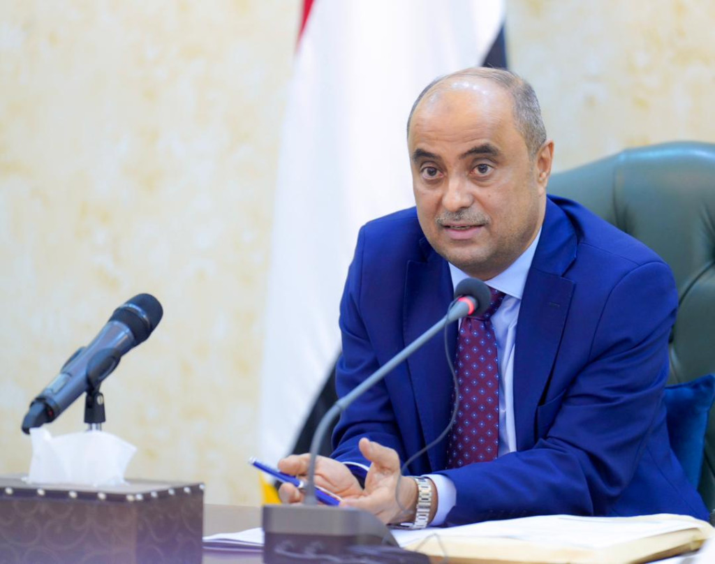 رئيس الوزراء يعلن عن دعم سعودي جديد وعاجل بـ90 مليون دولار لصرف مرتبات الموظفين