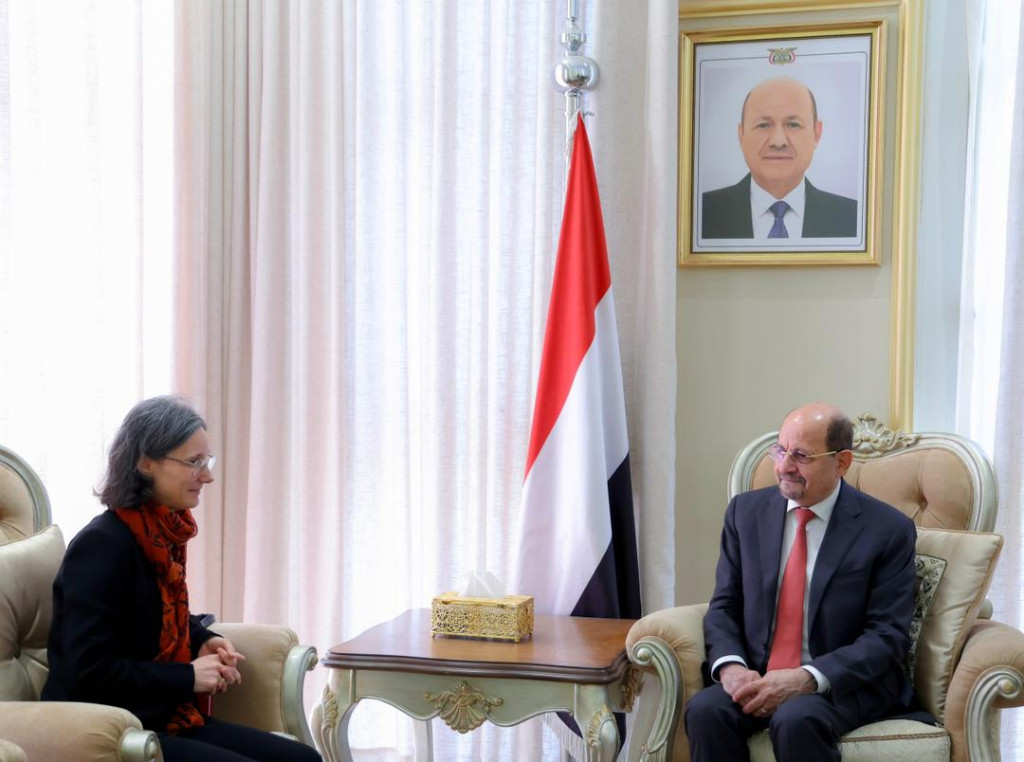 رئيس الوزراء يبحث مع سفيرة فرنسا العلاقات الثنائية ومستجدات الأوضاع في اليمن