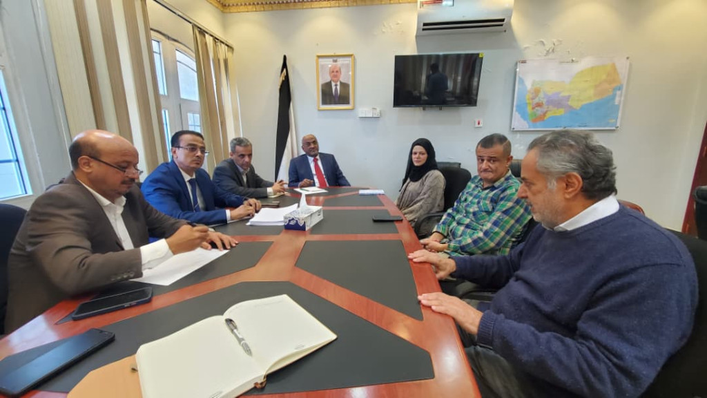 وزير الإدارة المحلية يبحث مع منتدى التنمية السياسية مشروع تعزيز السلطات المحلية