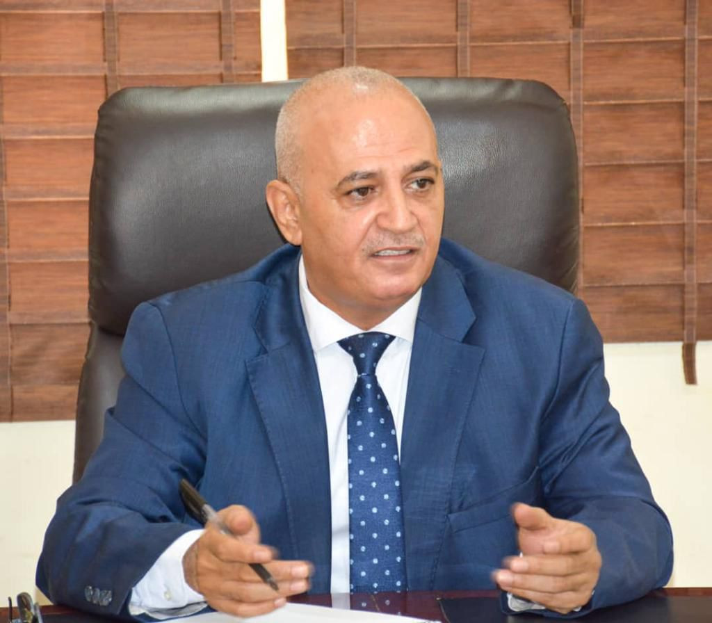 وزير المياه يناقش خرائط المياه الجوفية في تعز