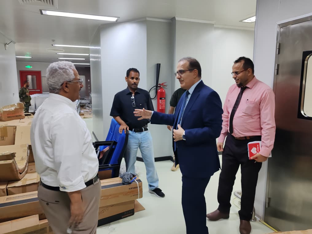 وزير الصحة يطّلع على سير التجهيزات النهائية لمختبر جودة الأدوية والأعمال الإنشائية بالهيئة العليا للأدوية