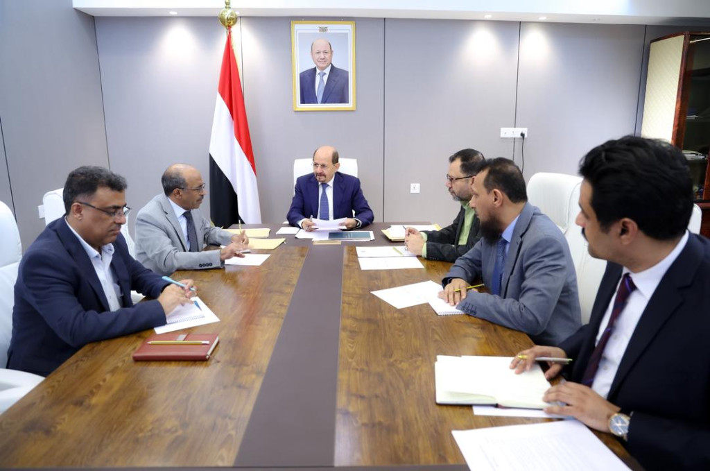 رئيس الوزراء يترأس اجتماعاً للجنة إدارة الأزمات لمناقشة تحديات قطاع الطاقة والخدمات