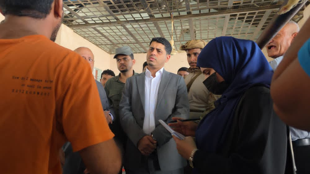 وزير حقوق الإنسان يطّلع على أوضاع النزلاء في السجن المركزي بعدن