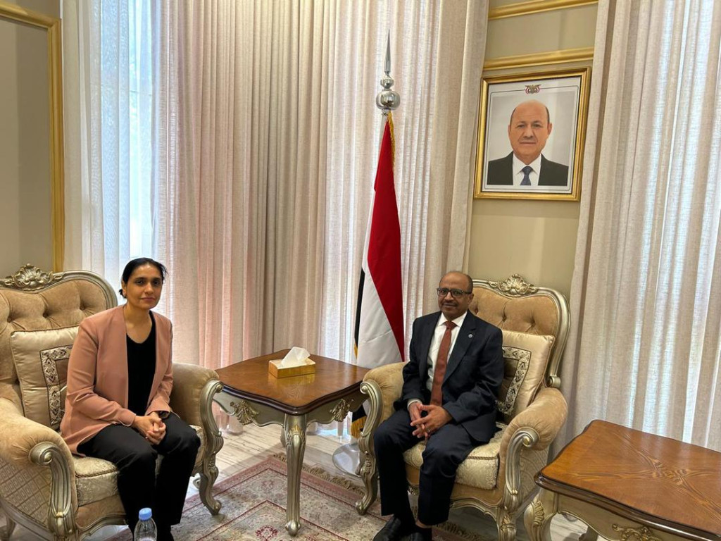 وزير النفط يبحث مع السفيرة البريطانية دعم قطاع الطاقة