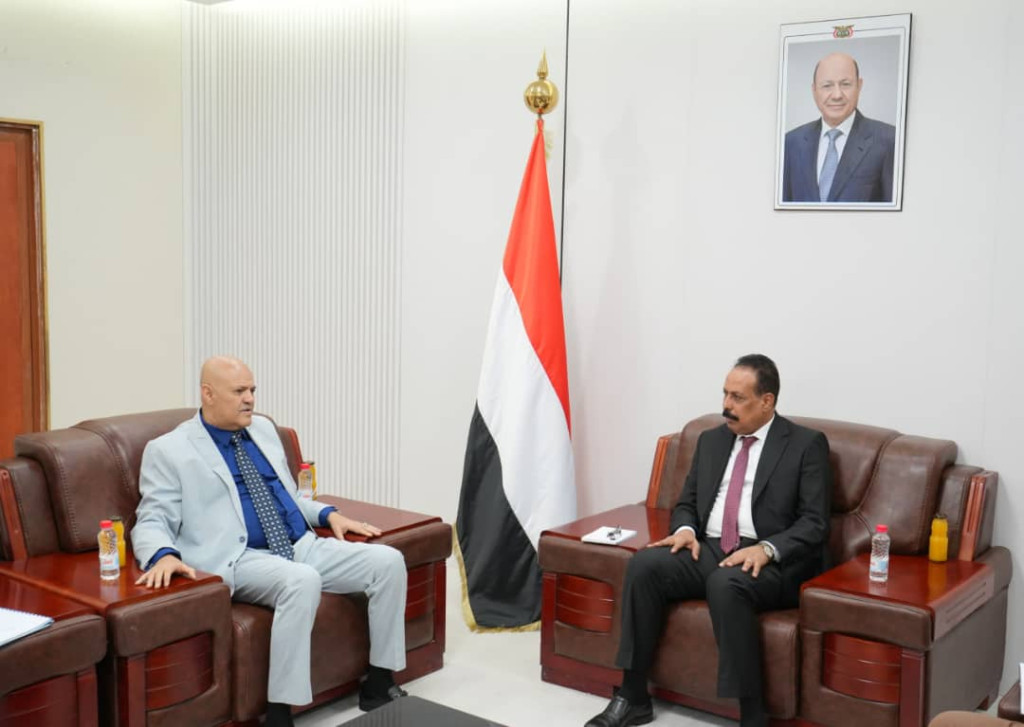 اجتماع بعدن يناقش أوضاع الطرق والمشاريع المتعثرة بمحافظة تعز