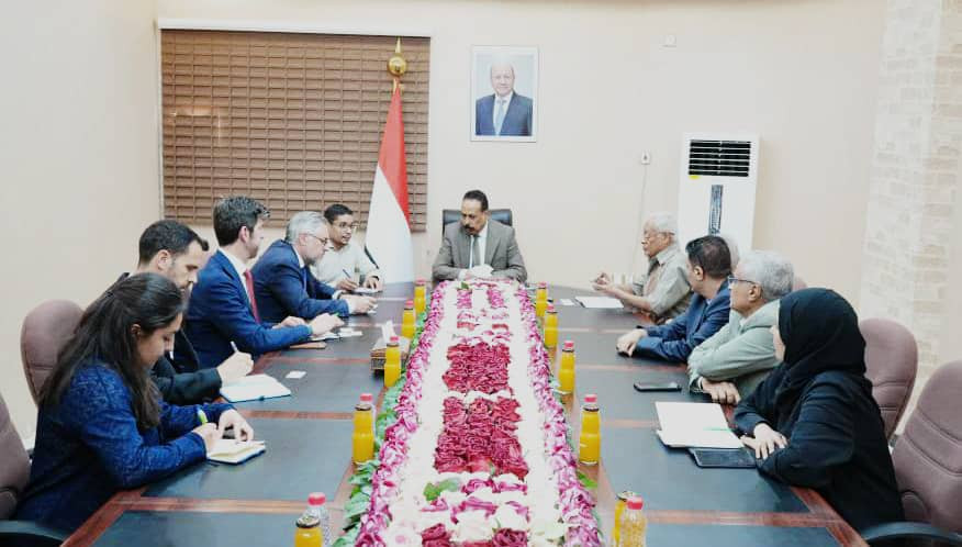 وزير الأشغال يبحث مع سفير الاتحاد الأوروبي تعزيز التعاون المشترك في مجالات الطرق والبنية التحتية