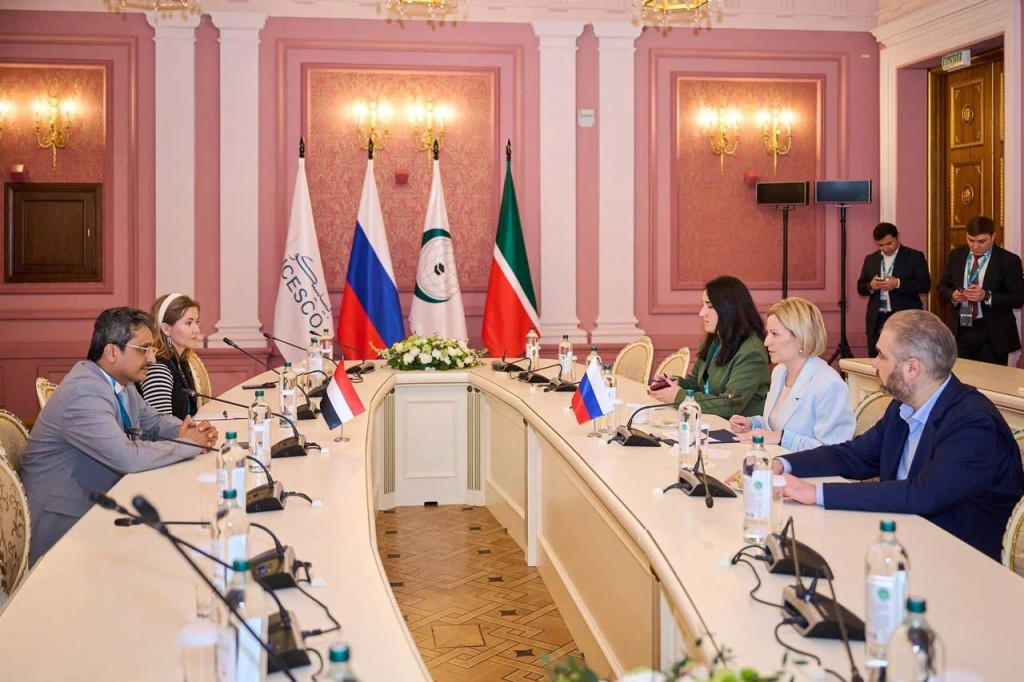وزير الثقافة والسياحة يبحث مع نظيرته الروسية تعزيز التعاون الثقافي ودعم المتاحف والفنون