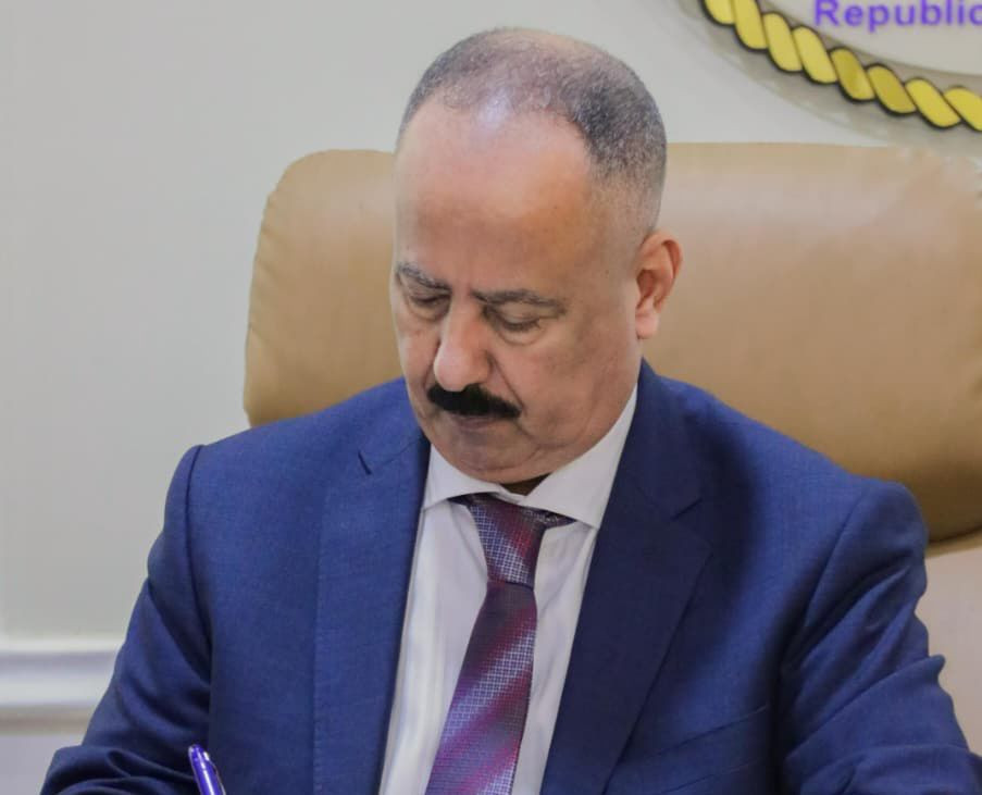 وزير النقل يوجه بتشكيل لجنة تحقيق عاجلة للوقوف على ملابسات حادث تصادم بطريق العبر
